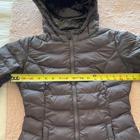 The North Face 550 Women's Puffer Jacket - Picture 4 of 16